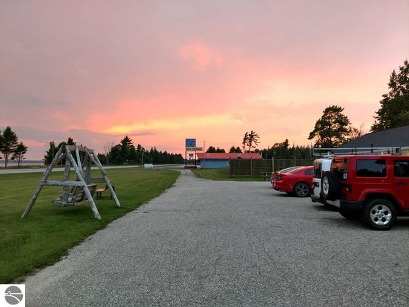 16086 Us Hwy 2, Cooks, MI 49817